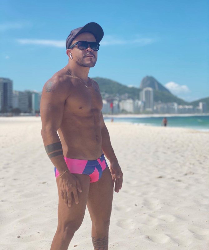 Eduardo Menzorra 9
