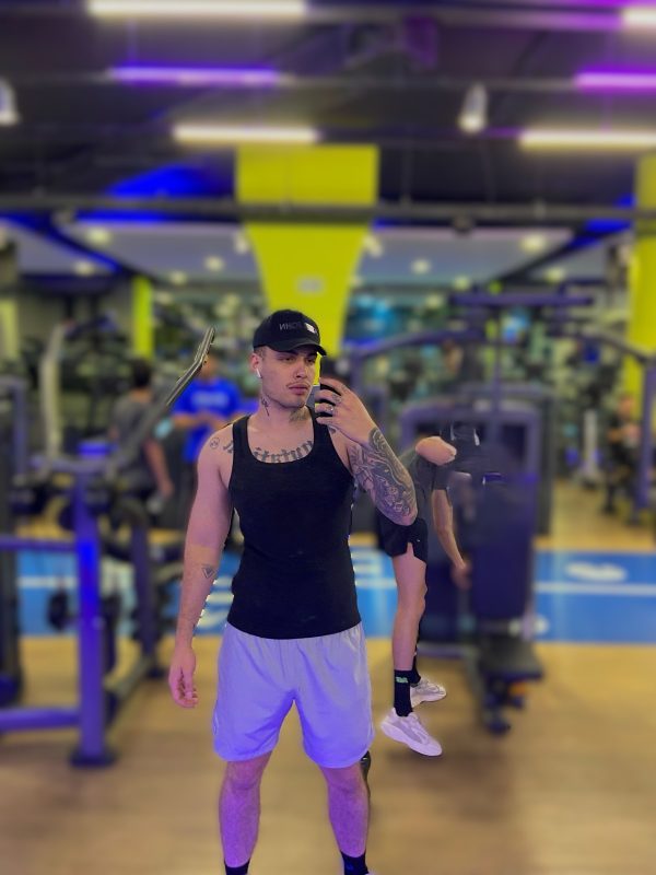 Simon Gomes 22