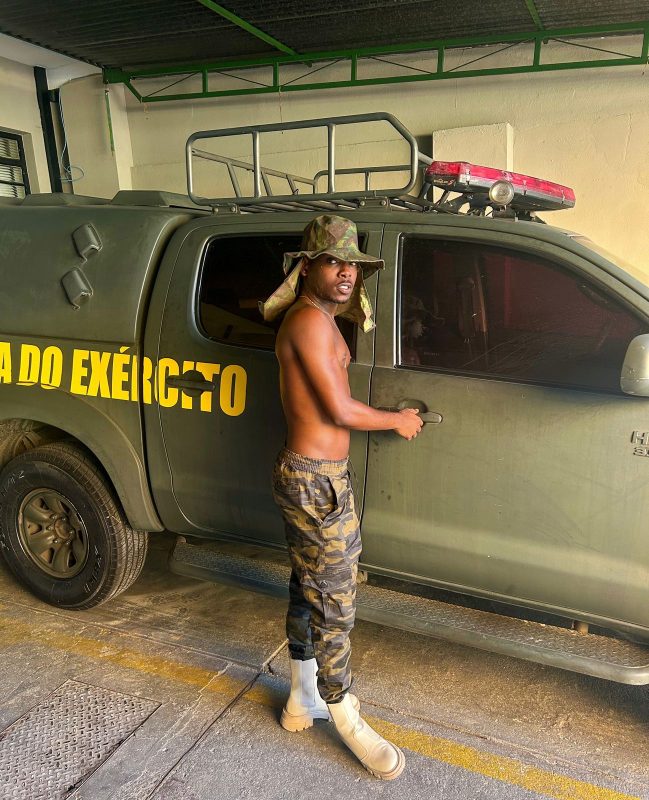 Vinícius Sampaio 23