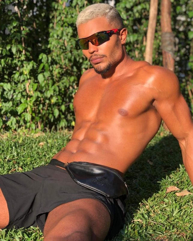 Ravi Caetano 32