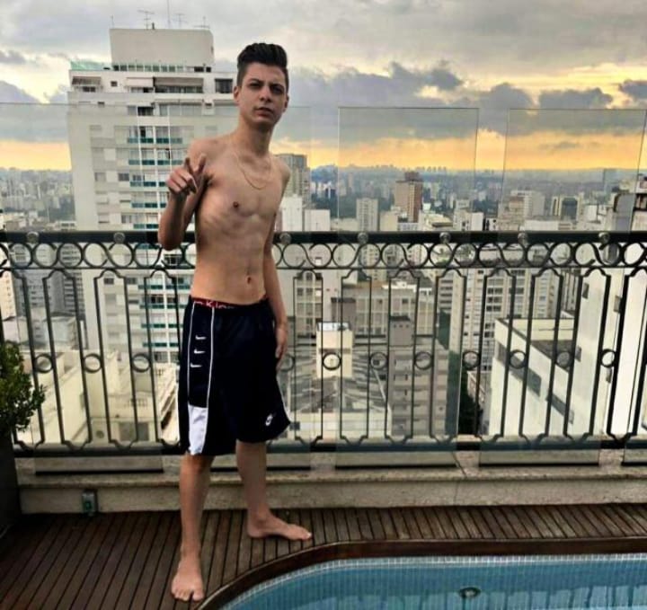 Renan Lovatelly - Sem Local 23