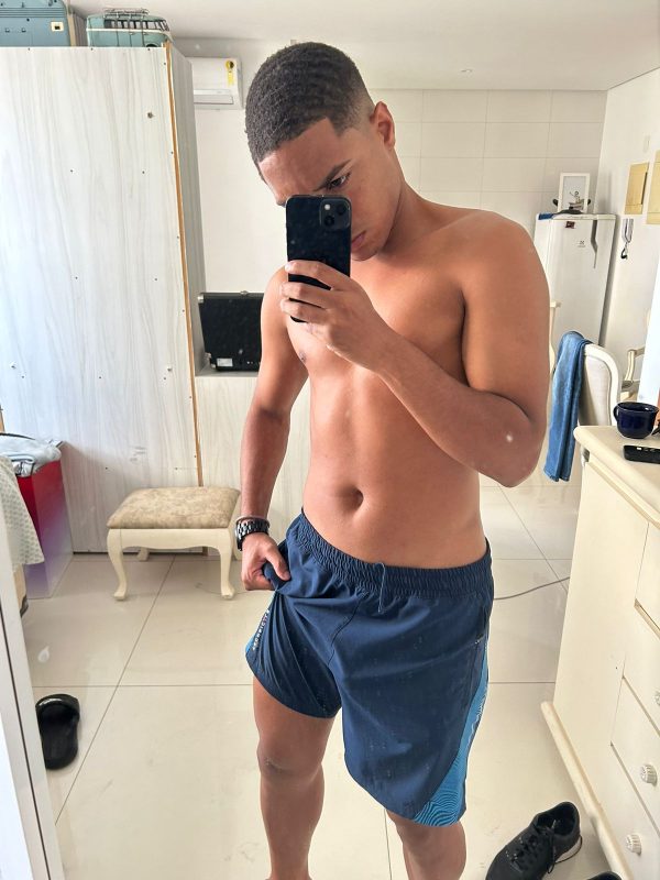 Hugo Carioca 11