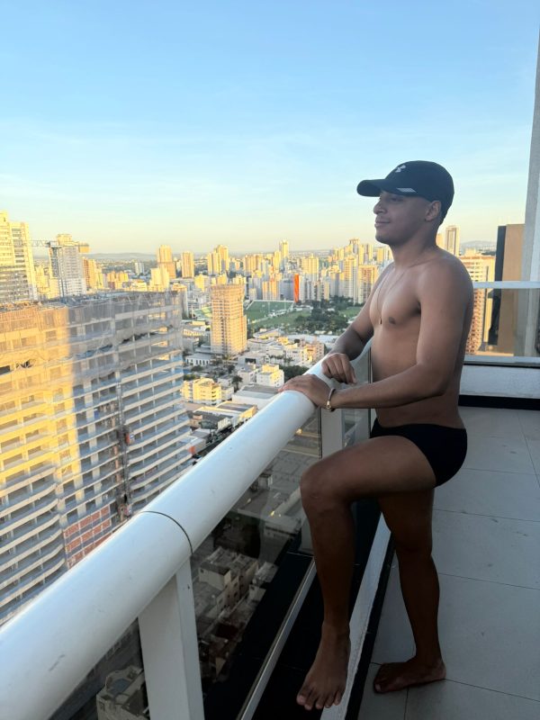 Hugo Carioca 8