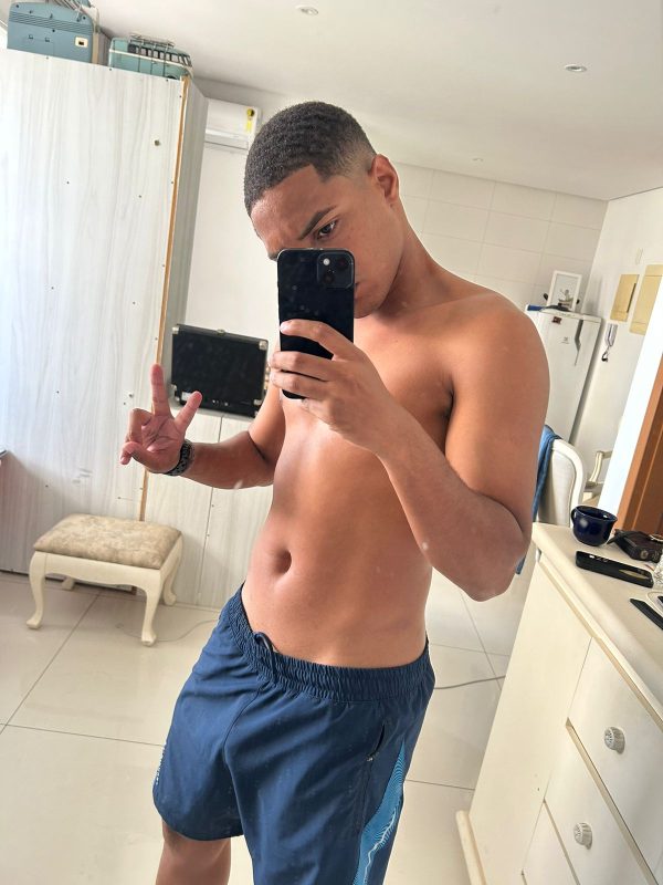 Hugo Carioca 12
