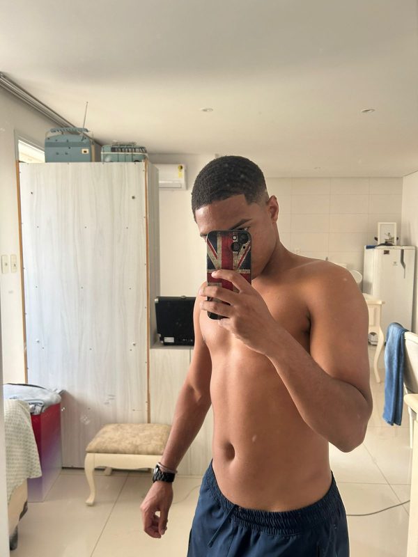 Hugo Carioca 4