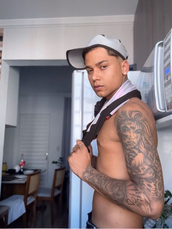 Alex Dotado 22