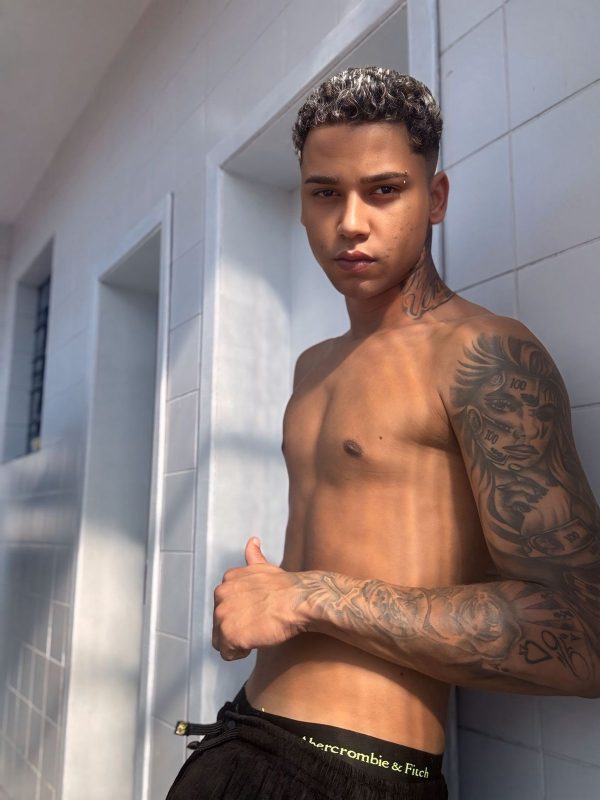 Alex Dotado 27