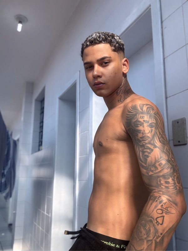 Alex Dotado 29