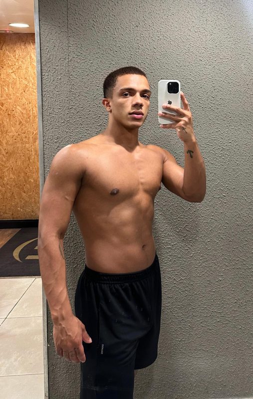 Igor Moura 32