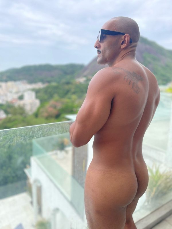 Carlos Moreno 11