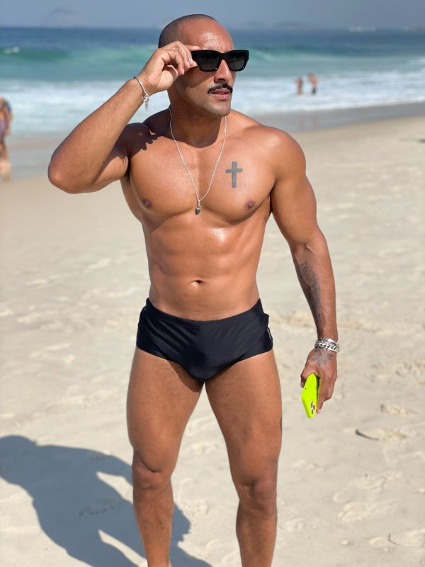 Carlos Moreno 12