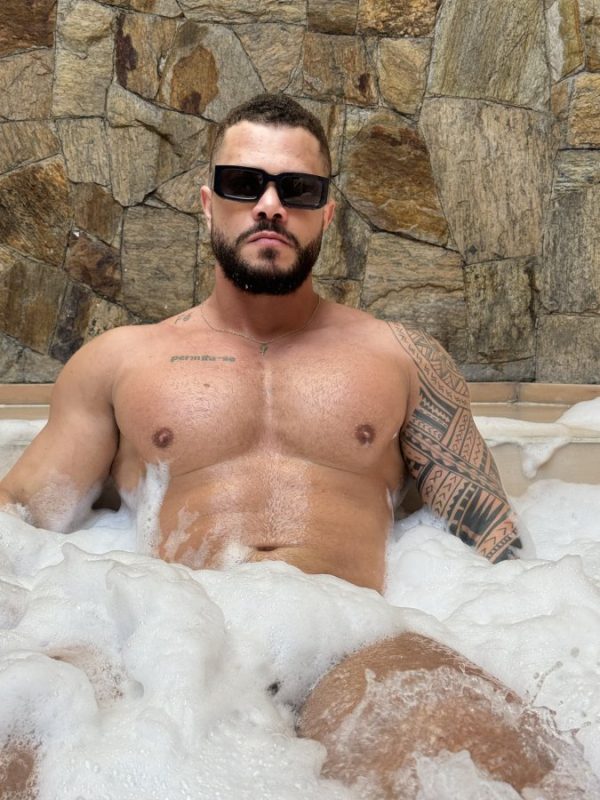 Arthur Brandão 4