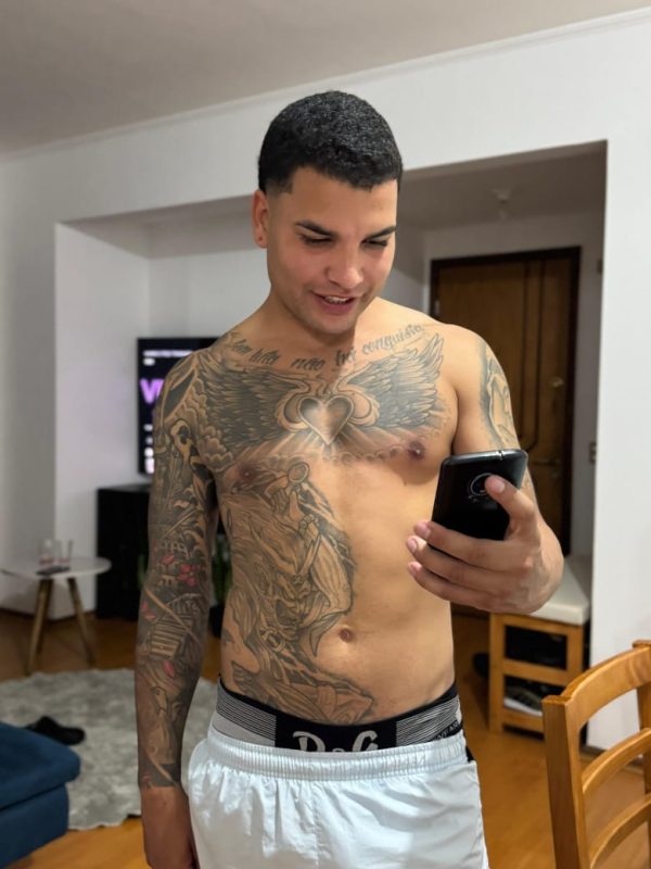 Leeo Novin Tatuado 6