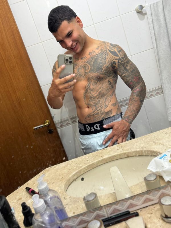 Leeo Novin Tatuado 4