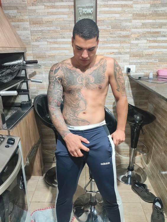 Leeo Novin Tatuado 7
