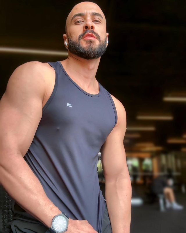 Léo Massagista 32