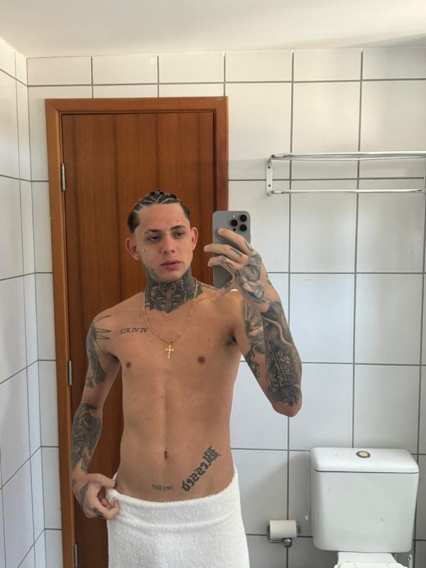 Almeida Correia 16