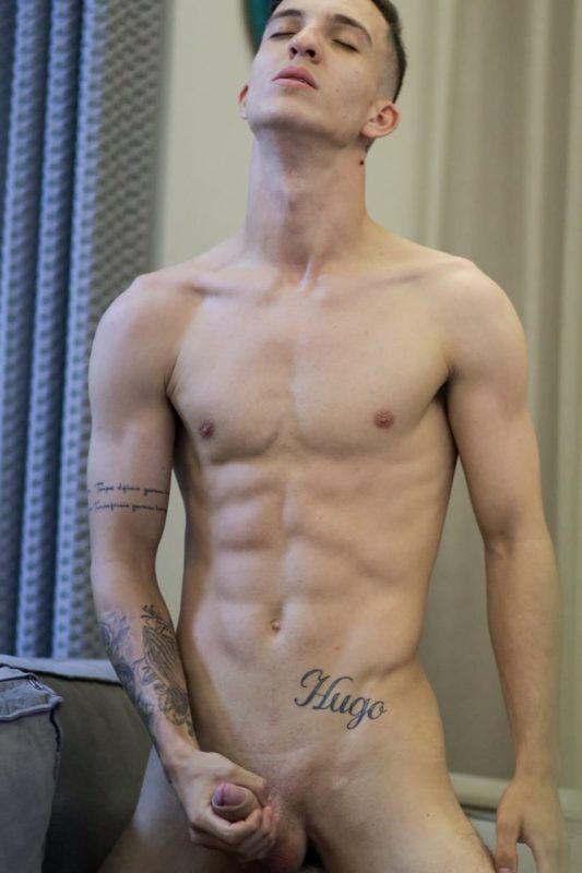 Hugo Oliiver 21