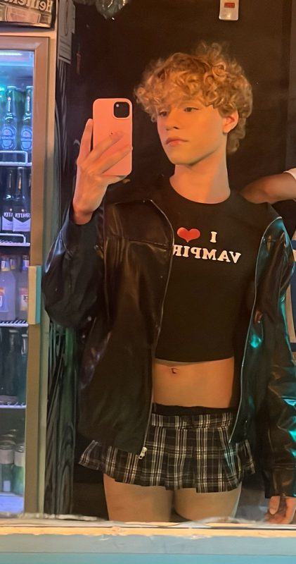 Femboy Novinho 24