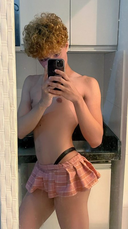 Femboy Novinho 63