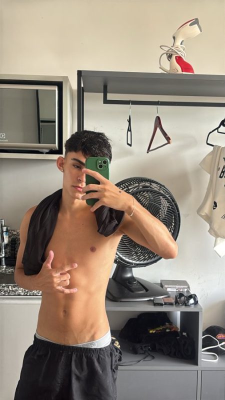 Theo Silva 4
