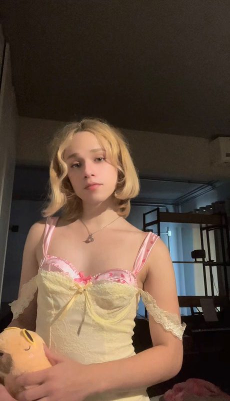 Femboy Novinho 5