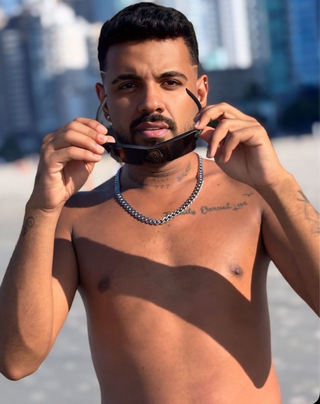 Douglas Teixera 10