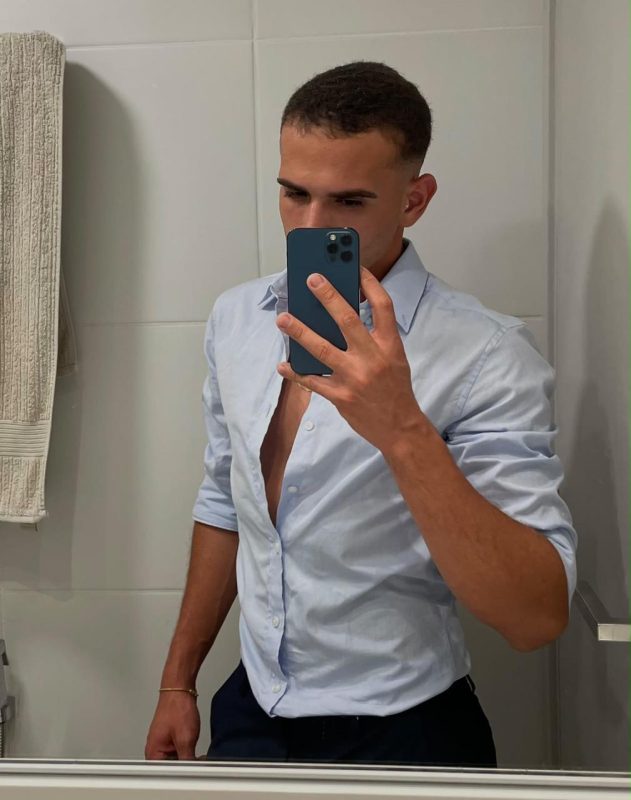 André