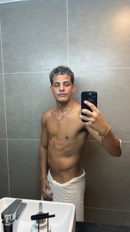 Roger Castro 8