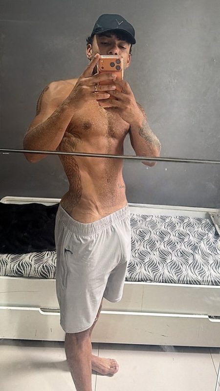 Leon 23 CM 2