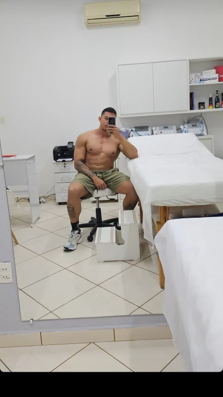 Dominique 2