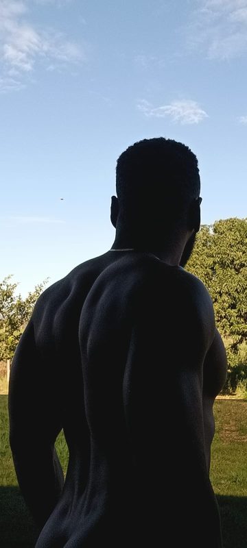Noir Black 9